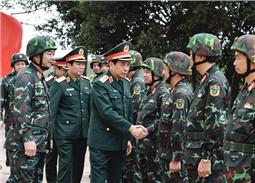 Đại tướng Phan Văn Giang kiểm tra tổng duyệt diễn tập của Quân đoàn 12